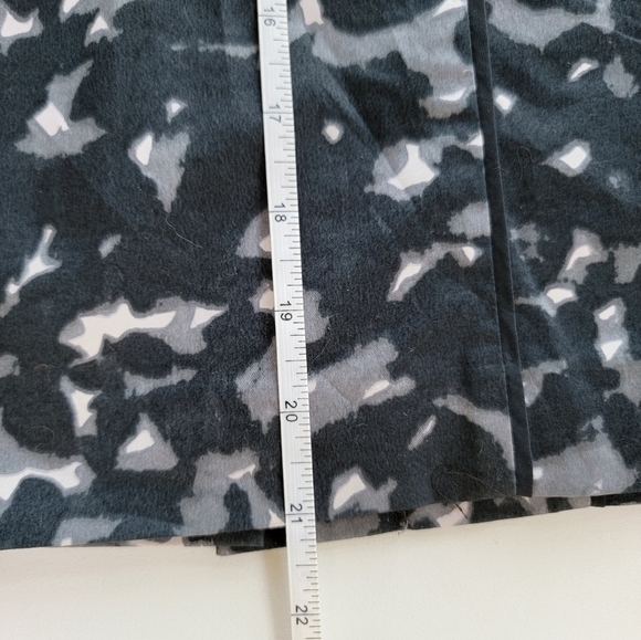 Loft Camo Print Skirt Size 4 - Picture 2 of 7